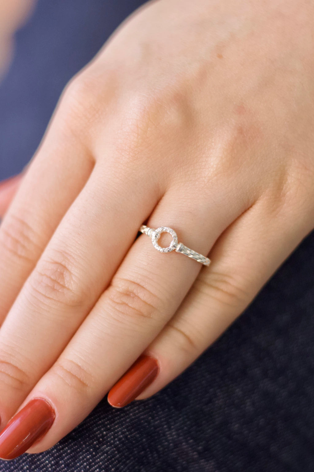 Anel Mini Círculo Vazado Prata 925