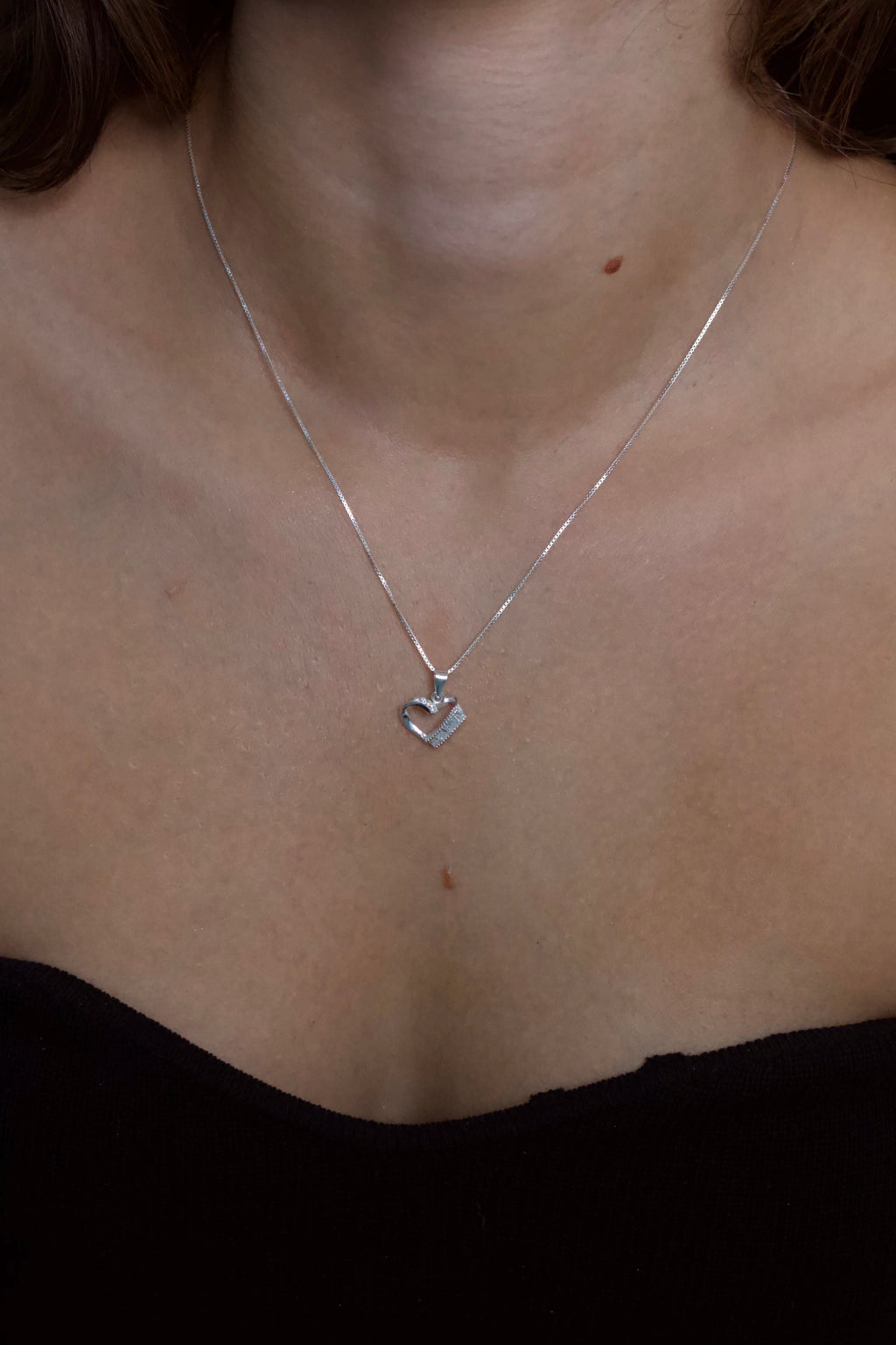 Colar Coração Cravejado Na Lateral Prata 925