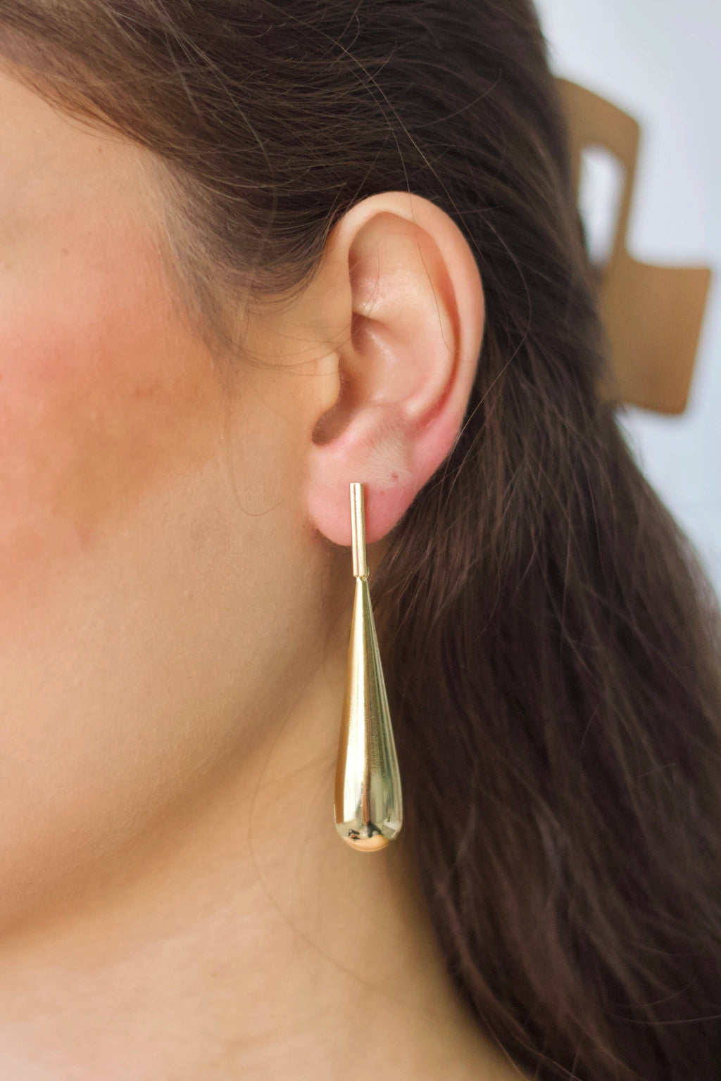 Brinco Gota Cumprida Semijoia