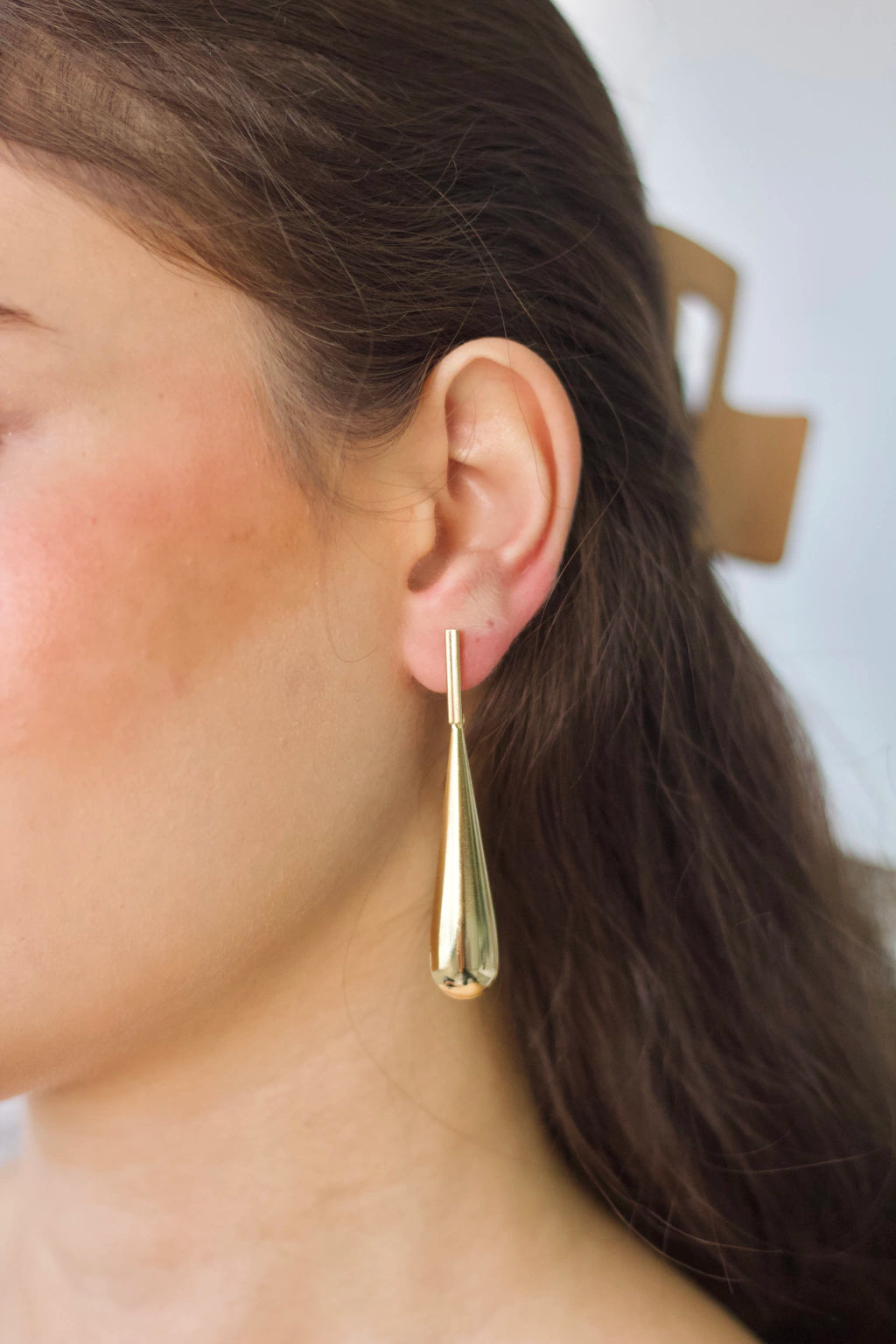 Brinco Gota Cumprida Semijoia