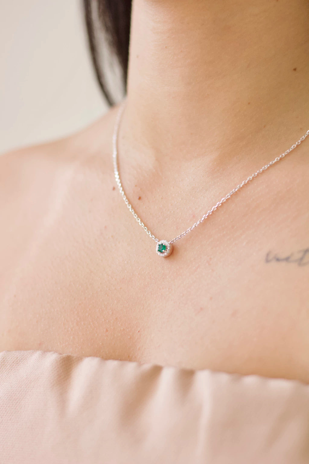 Colar Solitário Verde Bandeira