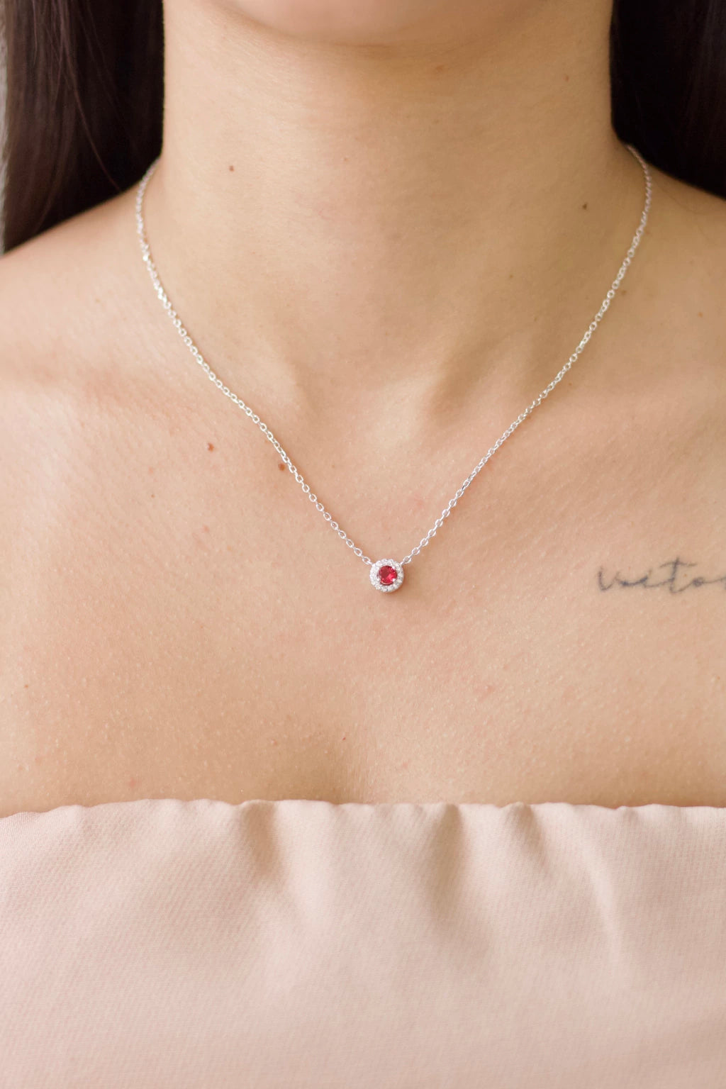 Colar Solitário Bordô