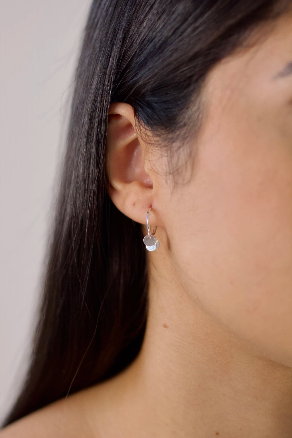 Argola Mini Medalhas Prata 925