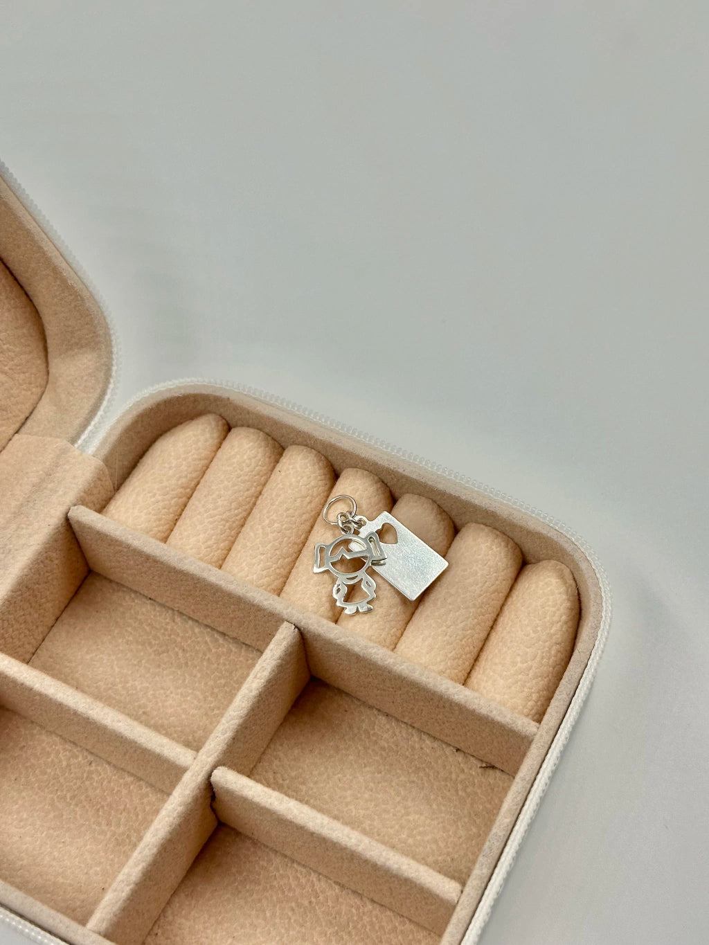 Pingente Patuá Menina Personalizável